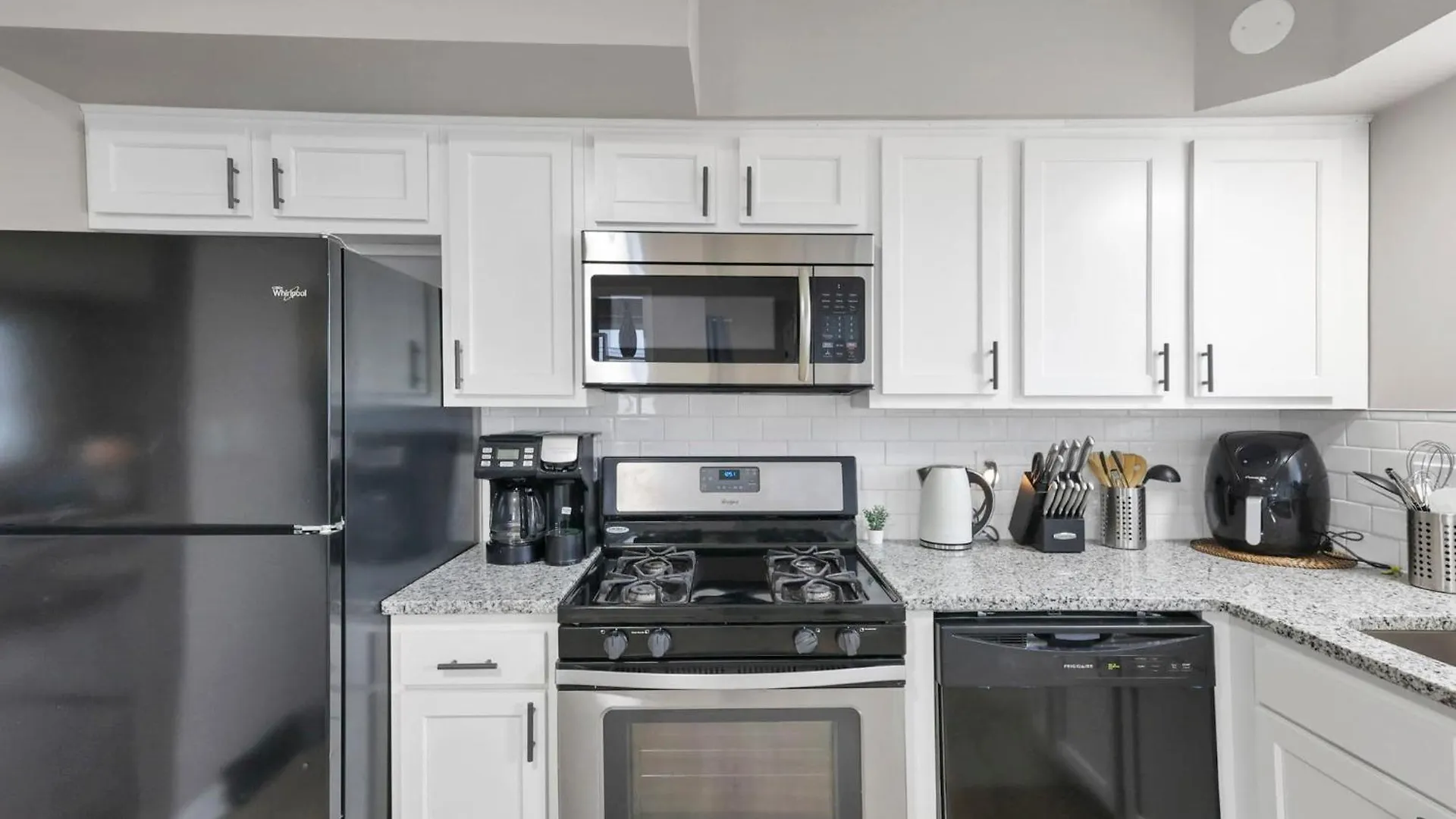 The Berkeley Bungalow Great For Extended Stays 콜럼버스
