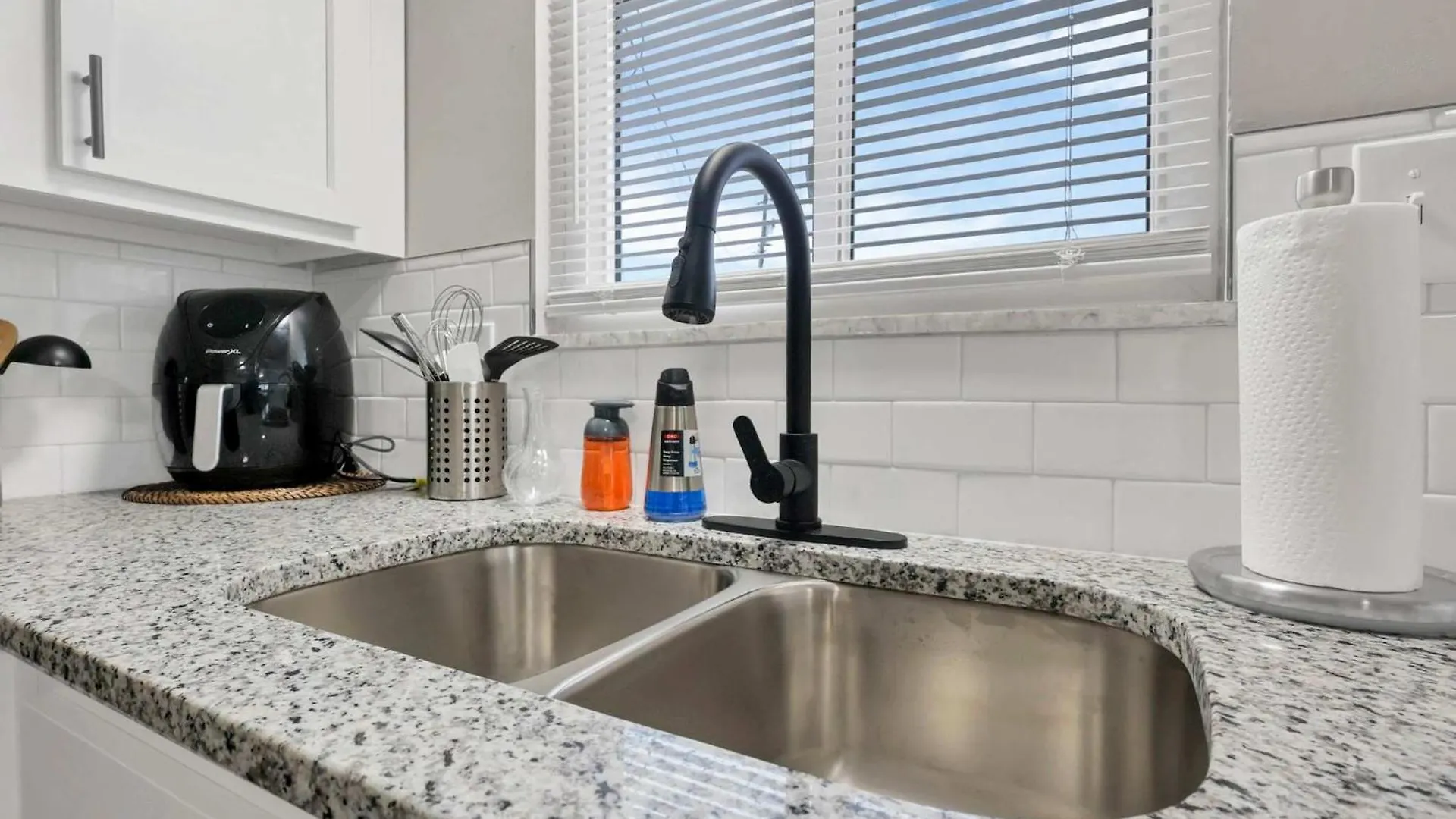 The Berkeley Bungalow Great For Extended Stays 콜럼버스