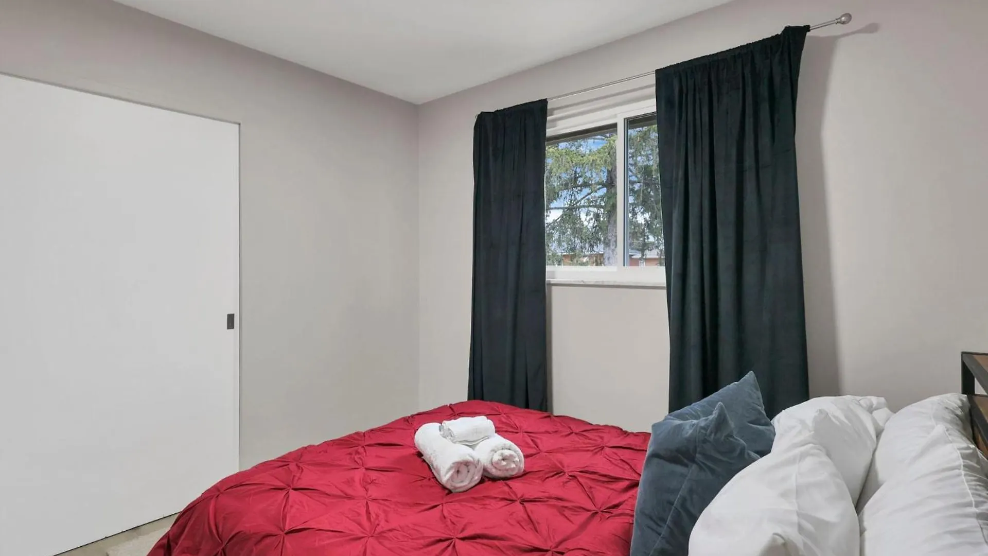 The Berkeley Bungalow Great For Extended Stays 콜럼버스 0*,