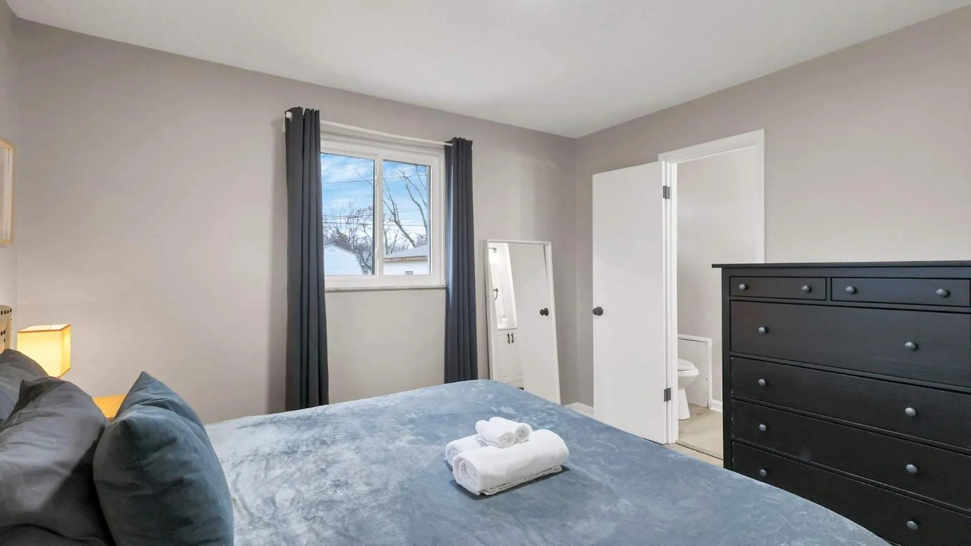 The Berkeley Bungalow Great For Extended Stays 콜럼버스 펜션